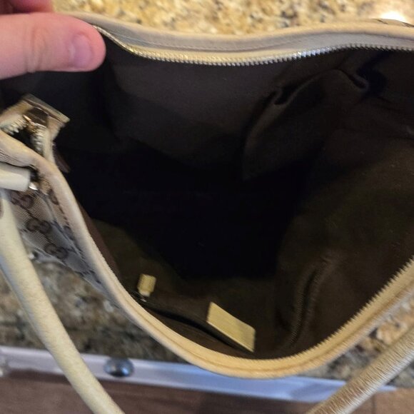 Gucci Handbag - Picture 6 of 6